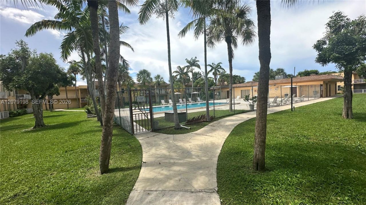13700 SW 62nd St , Unit 138, Miami, FL 33183 Photo