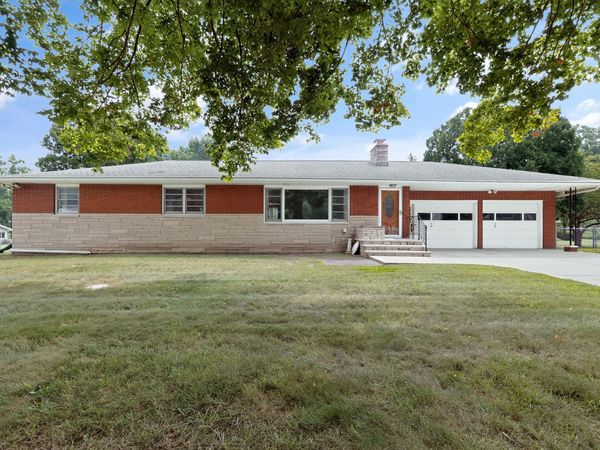 128 Schirmer Parkway, Buchanan, MI 49107