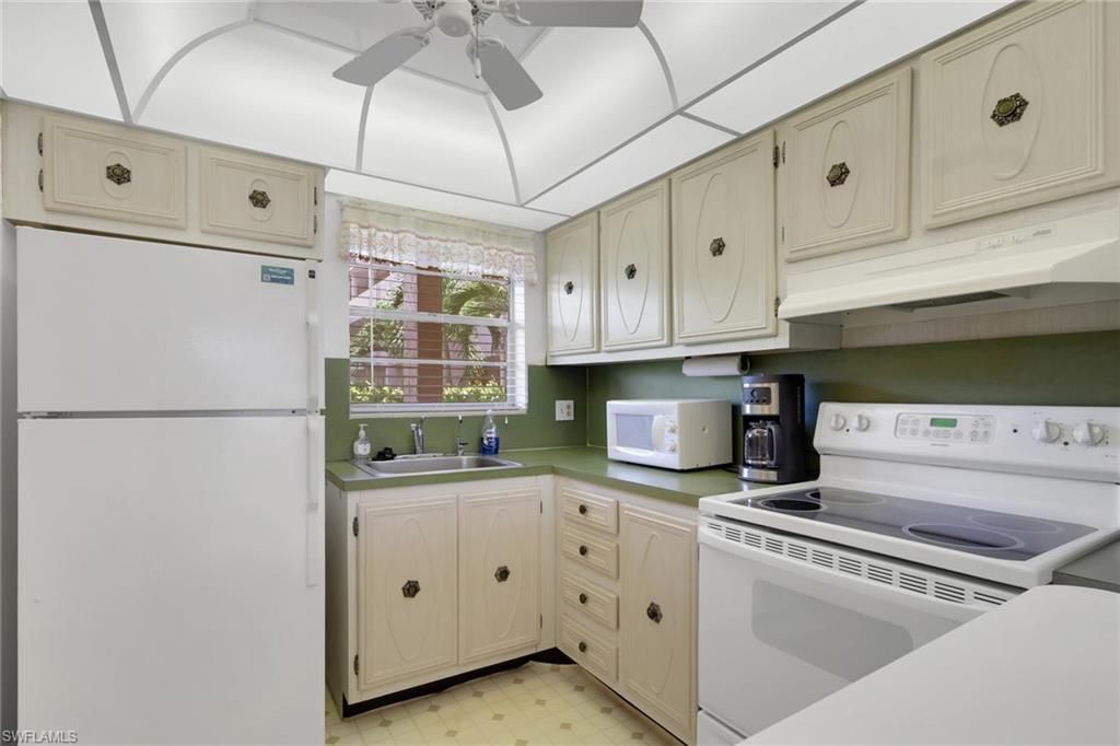 200 Forest Lakes Blvd , Unit 108, Naples, FL 34105 Photo