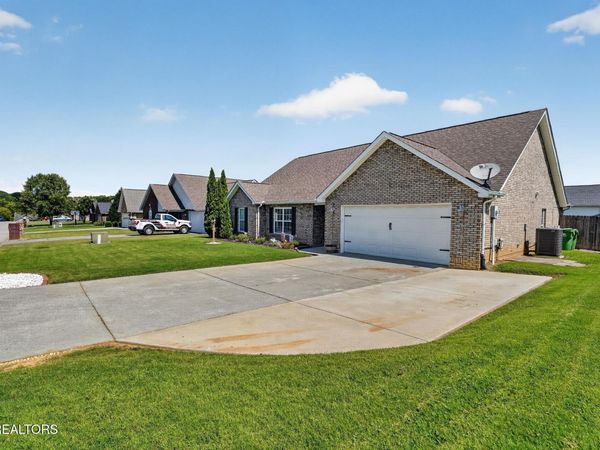 1220 Bastogne Drive, Maryville, TN 37801