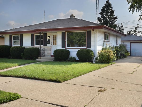 4149 Lasalle St, Racine, WI 53402
