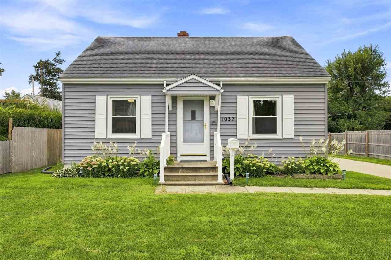 1037 Staub Ct Ne, Cedar Rapids, IA 52404 Main Photo
