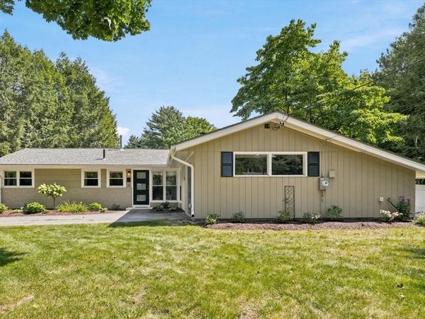 53 Bradford Rd, Framingham, MA 01701