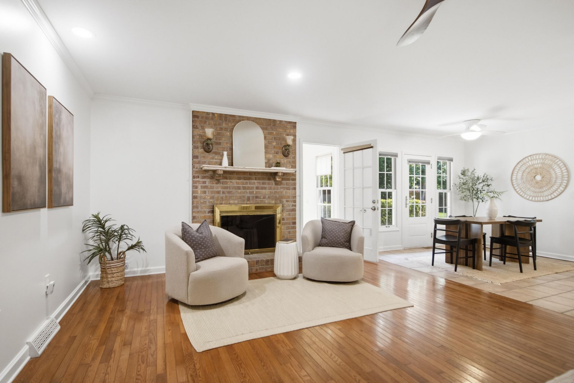 1042 Planters Curve Photo 5