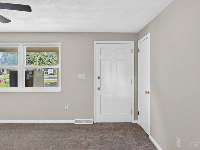 5564 Garrett Drive, Miami Township, OH 45150 Photo 2