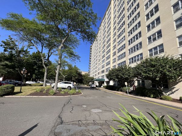 2625 Park, Unit 7R, Bridgeport, CT 06604