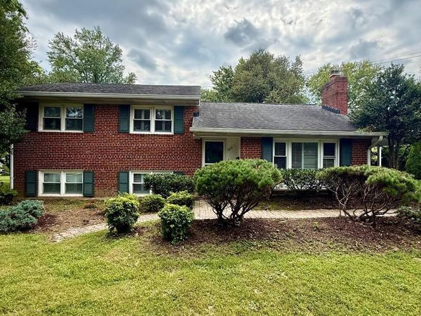 1415 MAYFLOWER DRIVE , MCLEAN, VA 22101