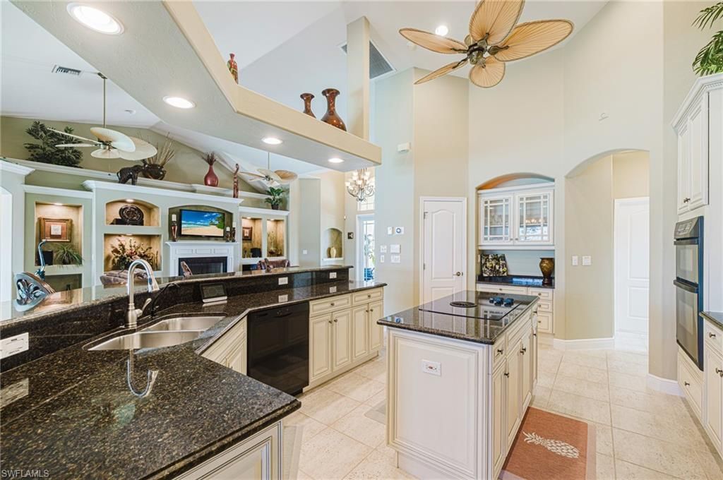 1925 Harbour Cir, Cape Coral, FL 33914 Photo
