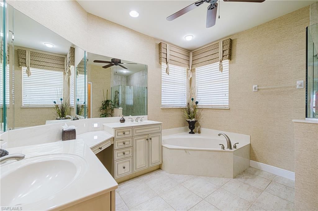 1925 Harbour Cir, Cape Coral, FL 33914 Photo