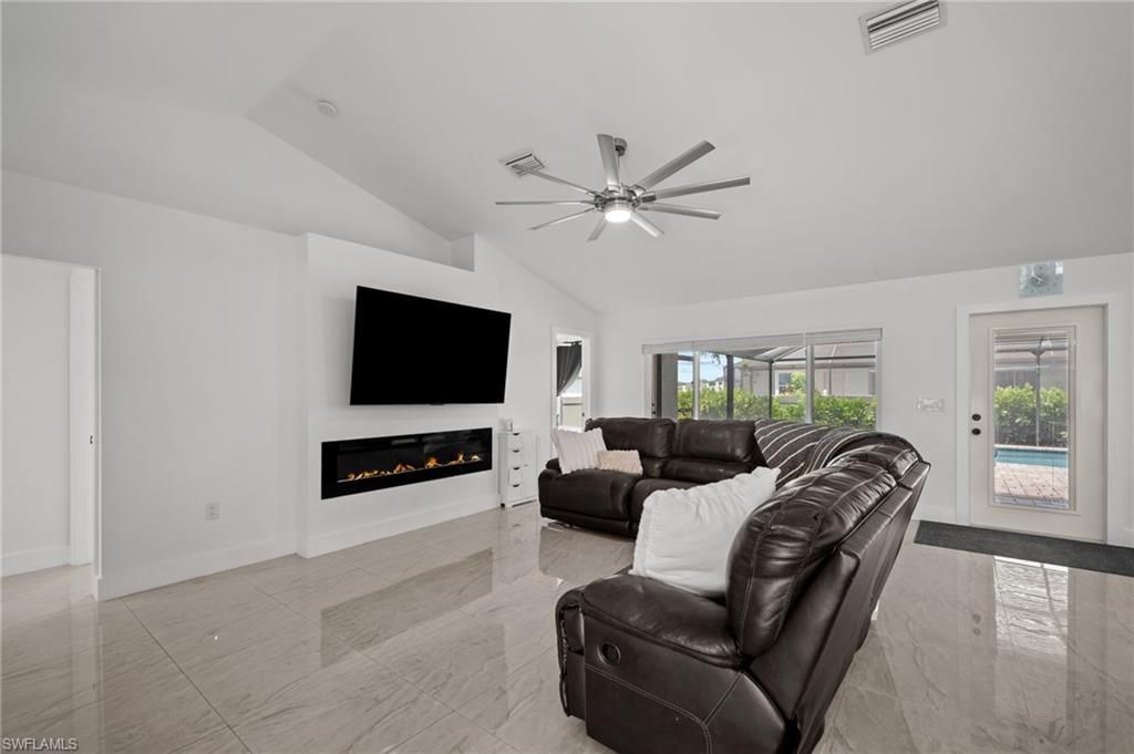 2702 NE 1st Ave , Cape Coral, FL 33909 Photo