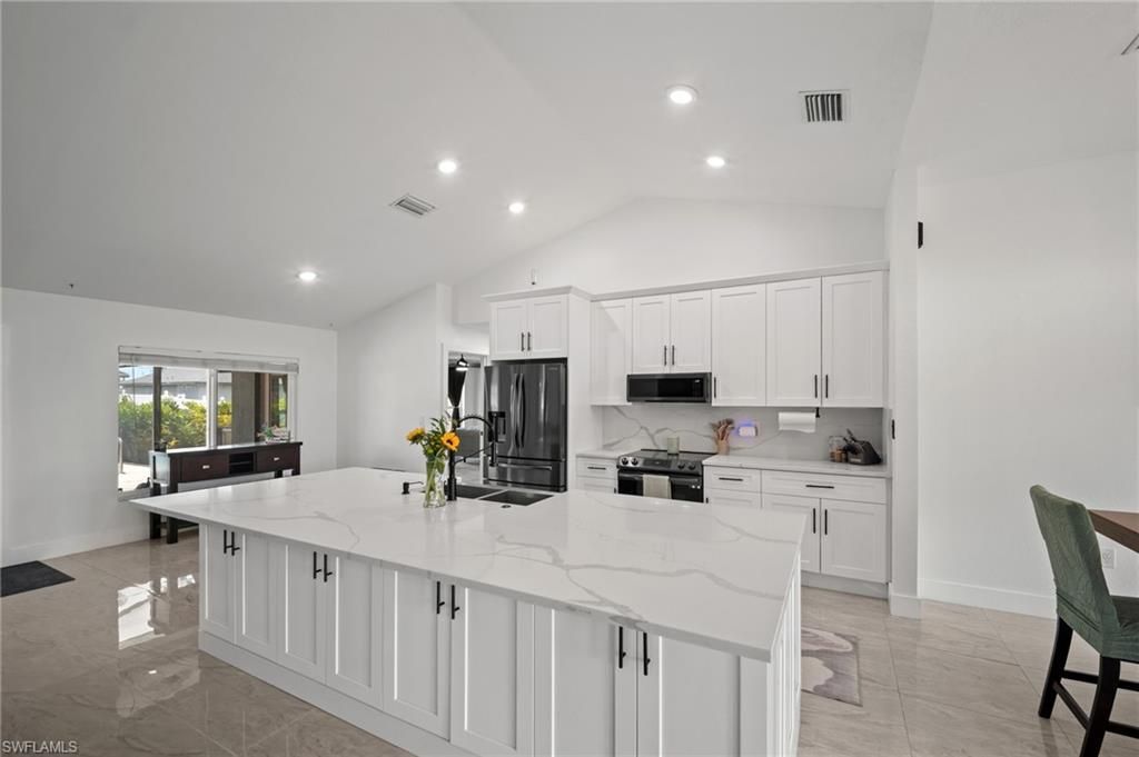 2702 NE 1st Ave , Cape Coral, FL 33909 Photo
