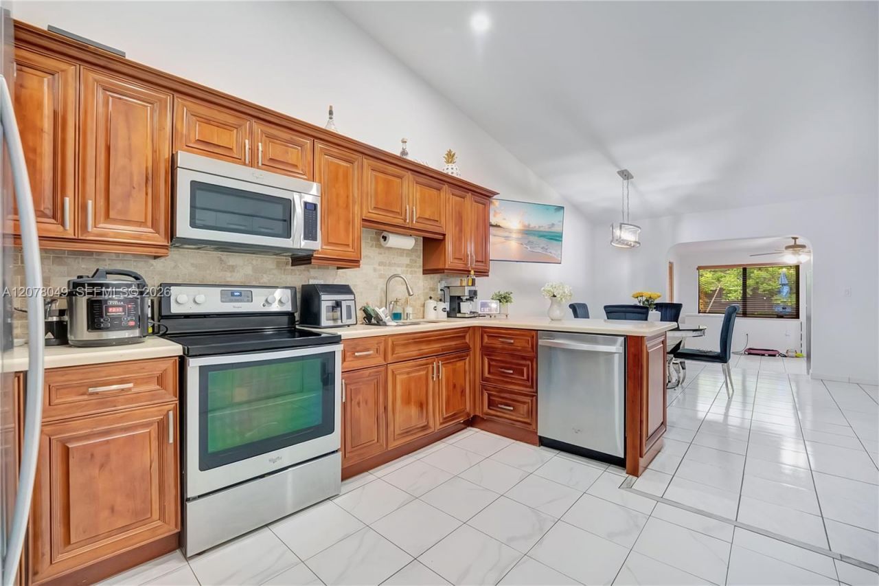 5670 W 20th Ct , Hialeah, FL 33016 Photo