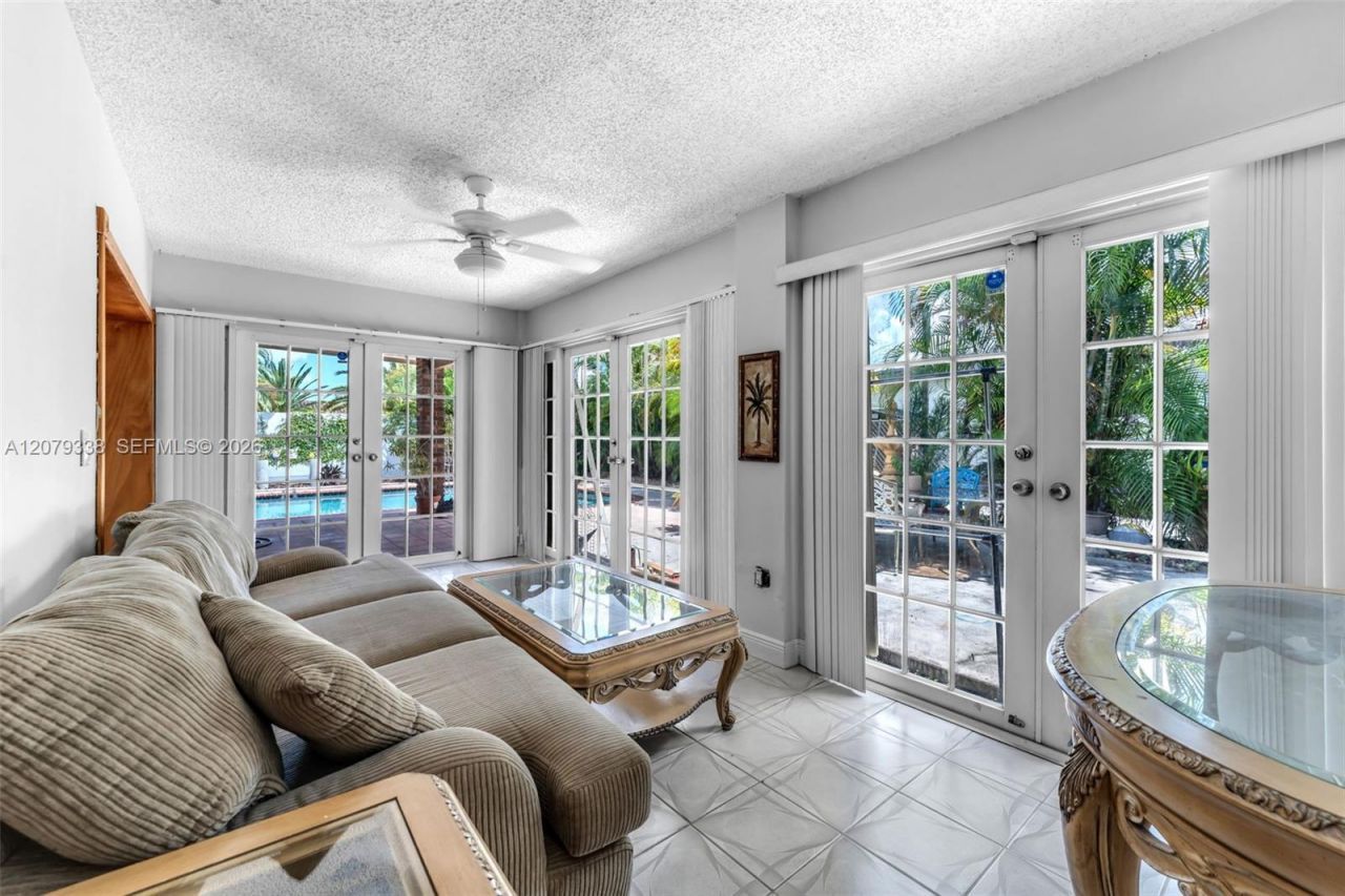 13706 SW 14th St, Miami, FL 33184 Photo