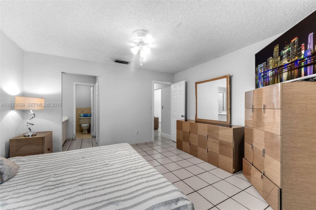 13706 SW 14th St, Miami, FL 33184 Photo