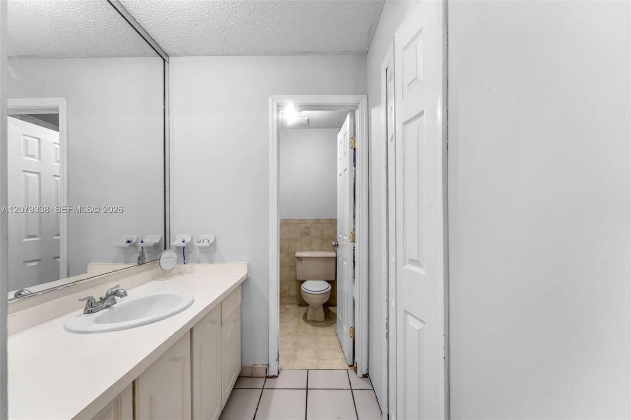 13706 SW 14th St, Miami, FL 33184 Photo