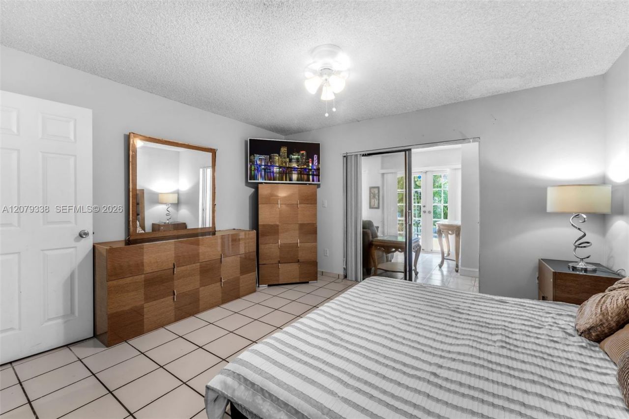 13706 SW 14th St, Miami, FL 33184 Photo