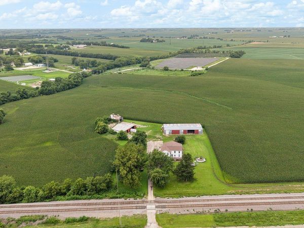 21084 Trolly Road , Galva, IL 61434