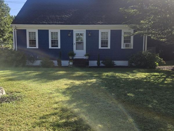 6 Morningside Ave, Acushnet, MA 02743