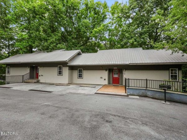 537 Johnson Lane, Gatlinburg, TN 37738