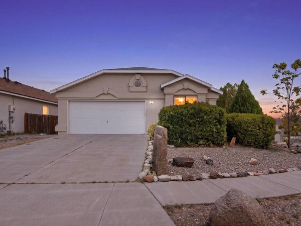 832 Shire Street SW, Albuquerque, NM 87121