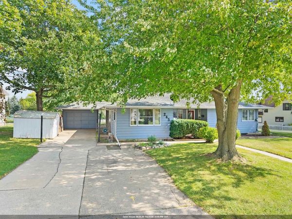245 DARBOY ROAD, Combined Locks, WI 54113