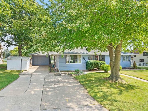 245 DARBOY ROAD, Combined Locks, WI 54113