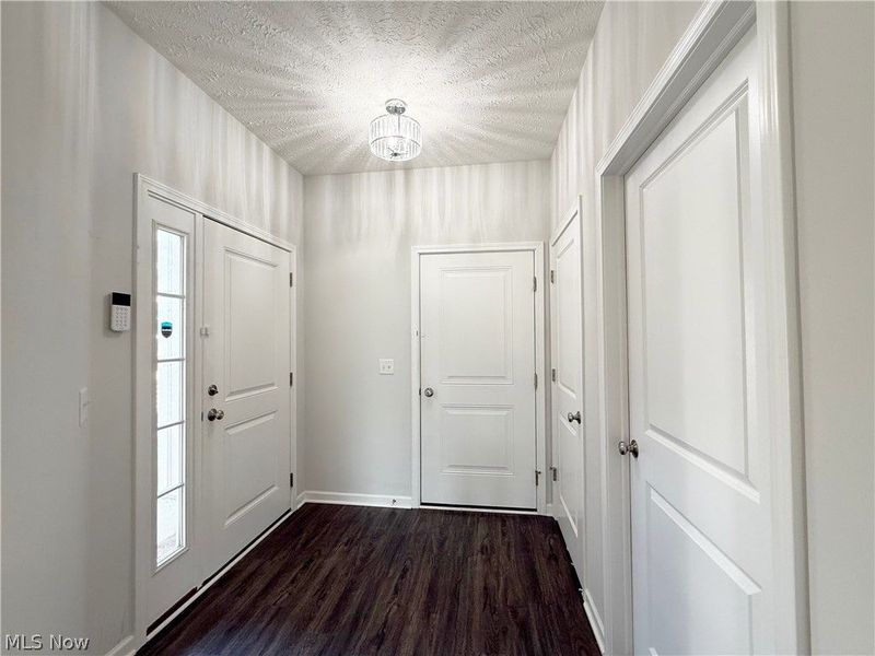 208 Silver Spring Circle , Elyria, OH 44035 Photo 18
