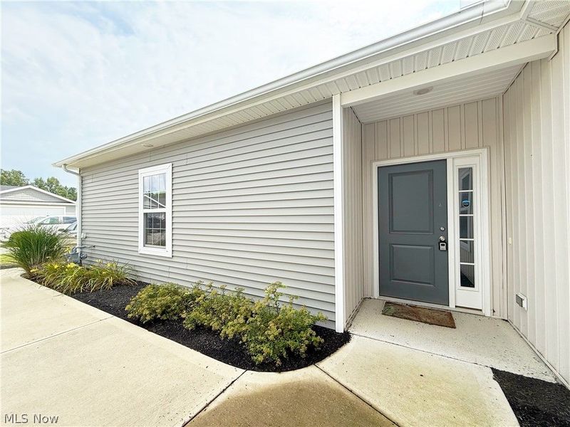 208 Silver Spring Circle , Elyria, OH 44035 Photo 4