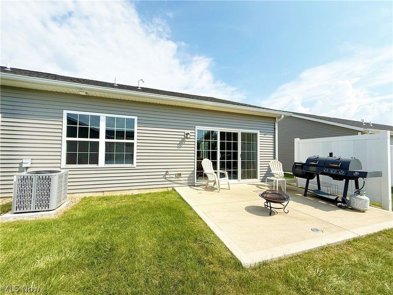 208 Silver Spring Circle , Elyria, OH 44035 Photo 6
