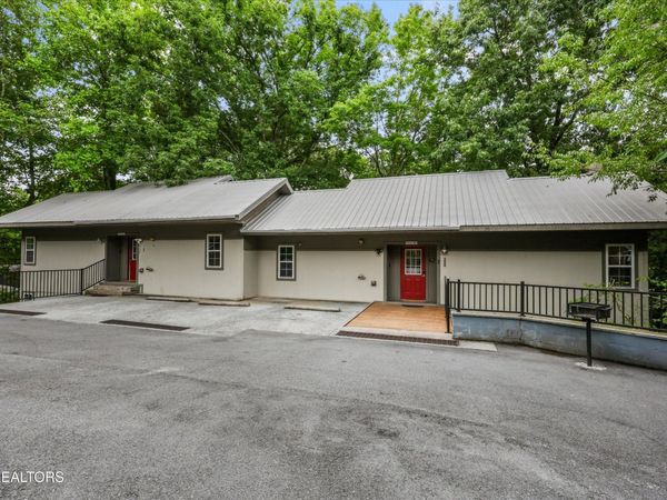 541 Johnson Lane , Unit 1, Gatlinburg, TN 37738