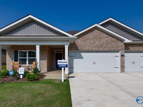 7045 Regency Lane SE, Gurley, AL 35748