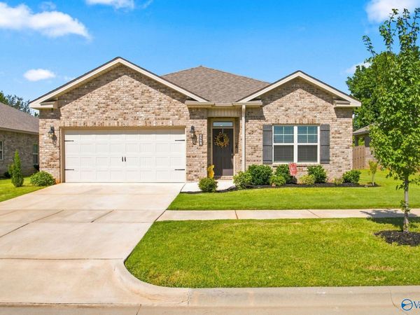 6568 Jacaranda Drive NW, Huntsville, AL 35806