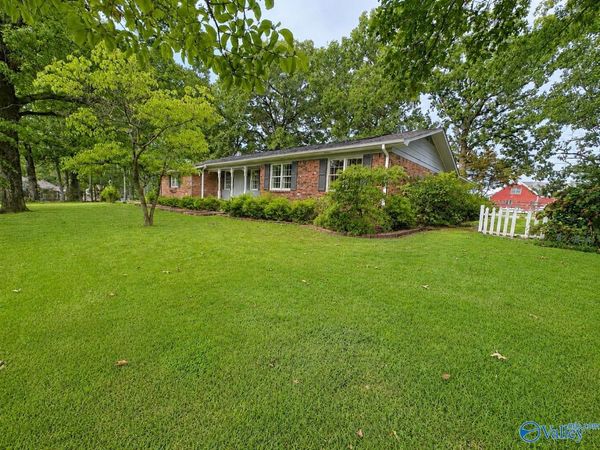 1901 Morningside Drive, Hartselle, AL 35640