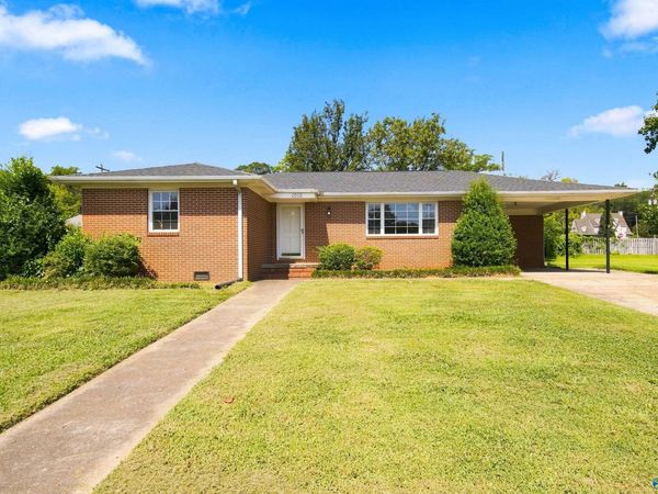 1010 Blount Avenue, Guntersville, AL 35976