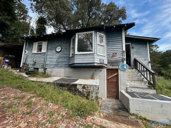 910 N 36th Street, Gadsden, AL 35904