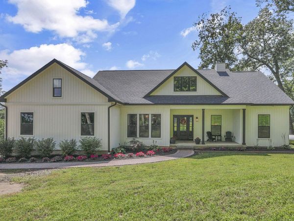 2373 Boving Road SW, Lancaster, OH 43130