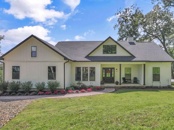 2373 Boving Road SW, Lancaster, OH 43130
