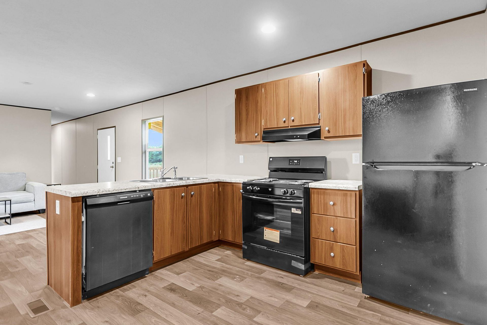 402 Marion Road Photo 12