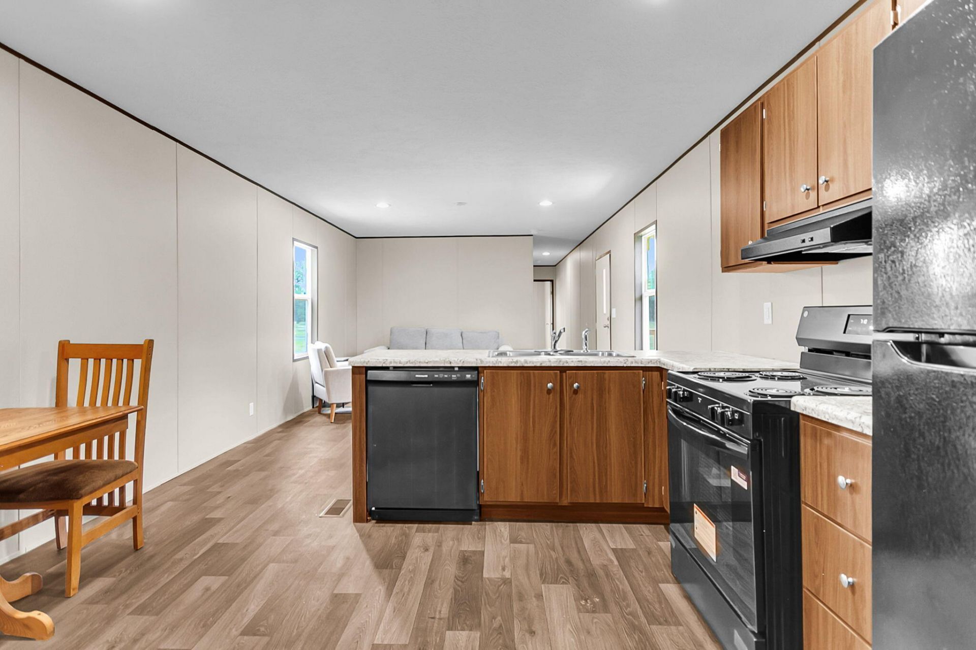 402 Marion Road Photo 13