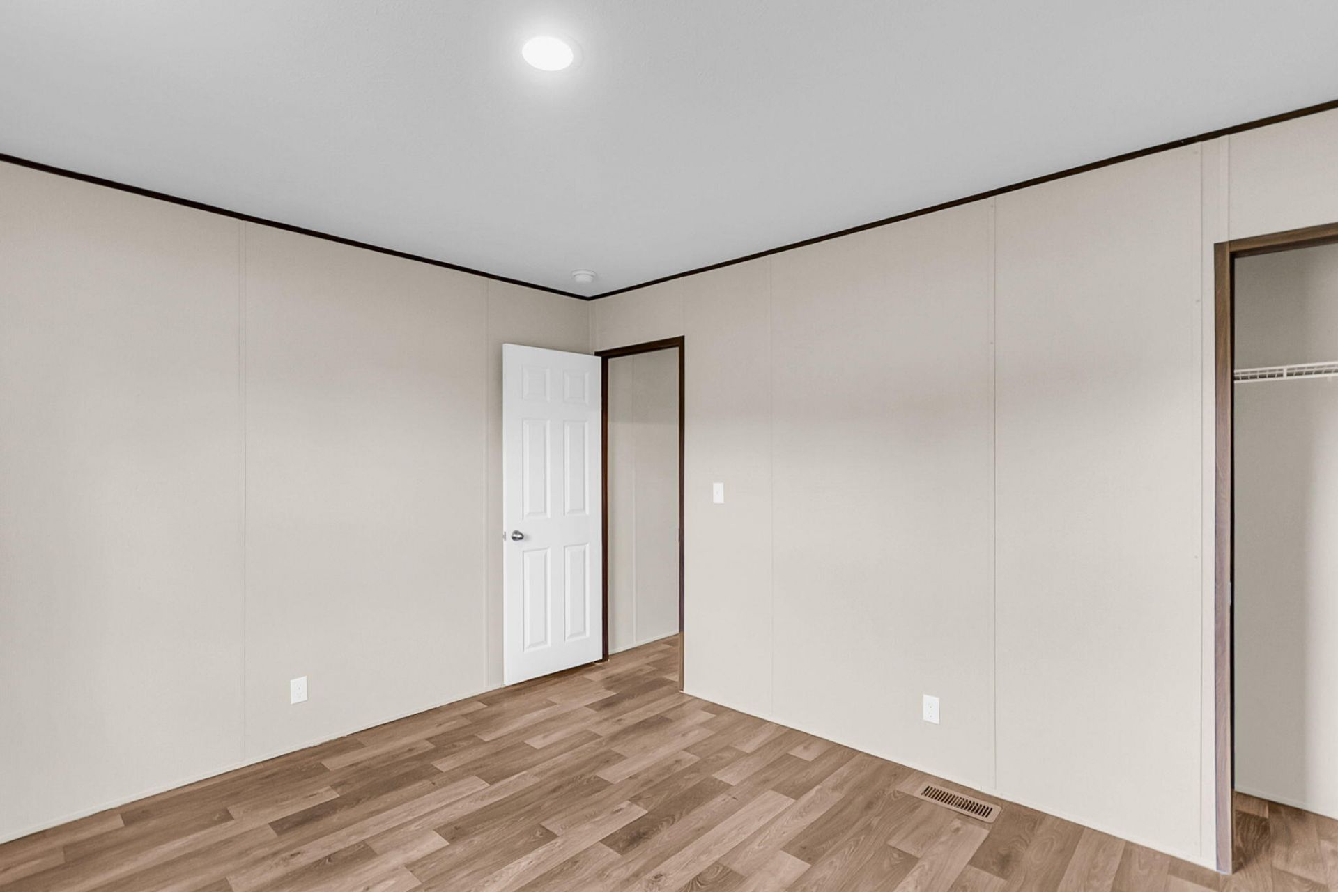 402 Marion Road Photo 17