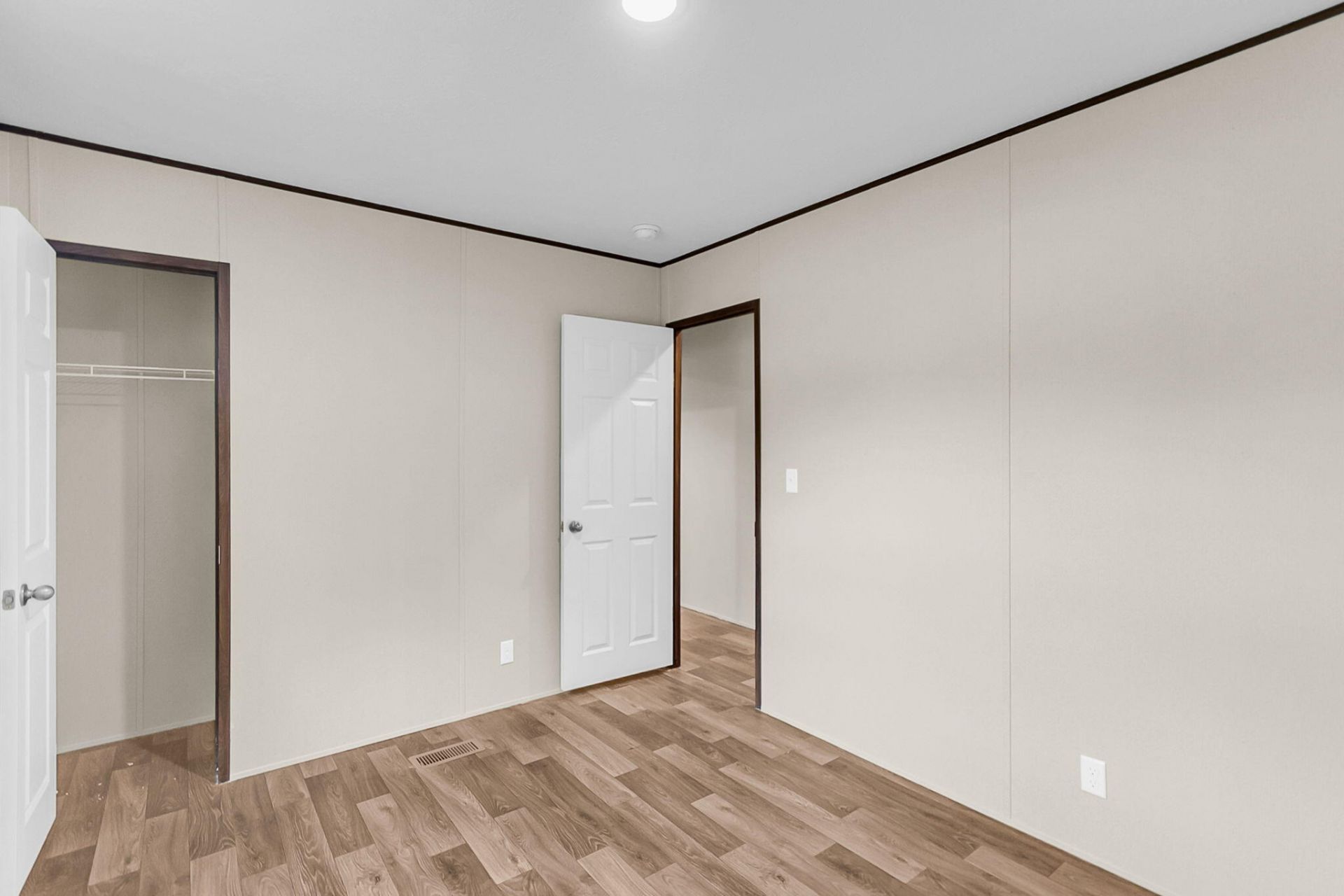 402 Marion Road Photo 20