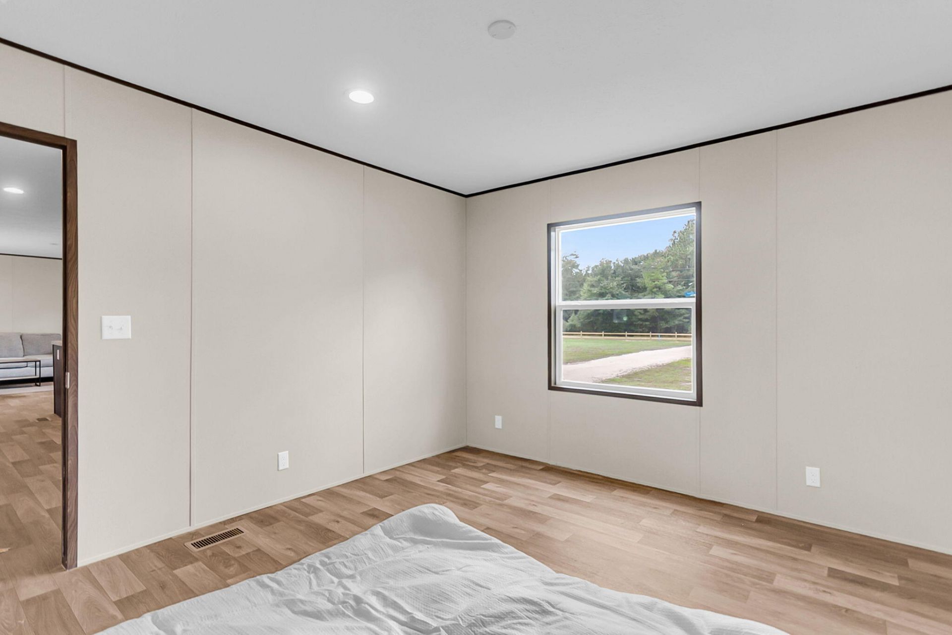 402 Marion Road Photo 24