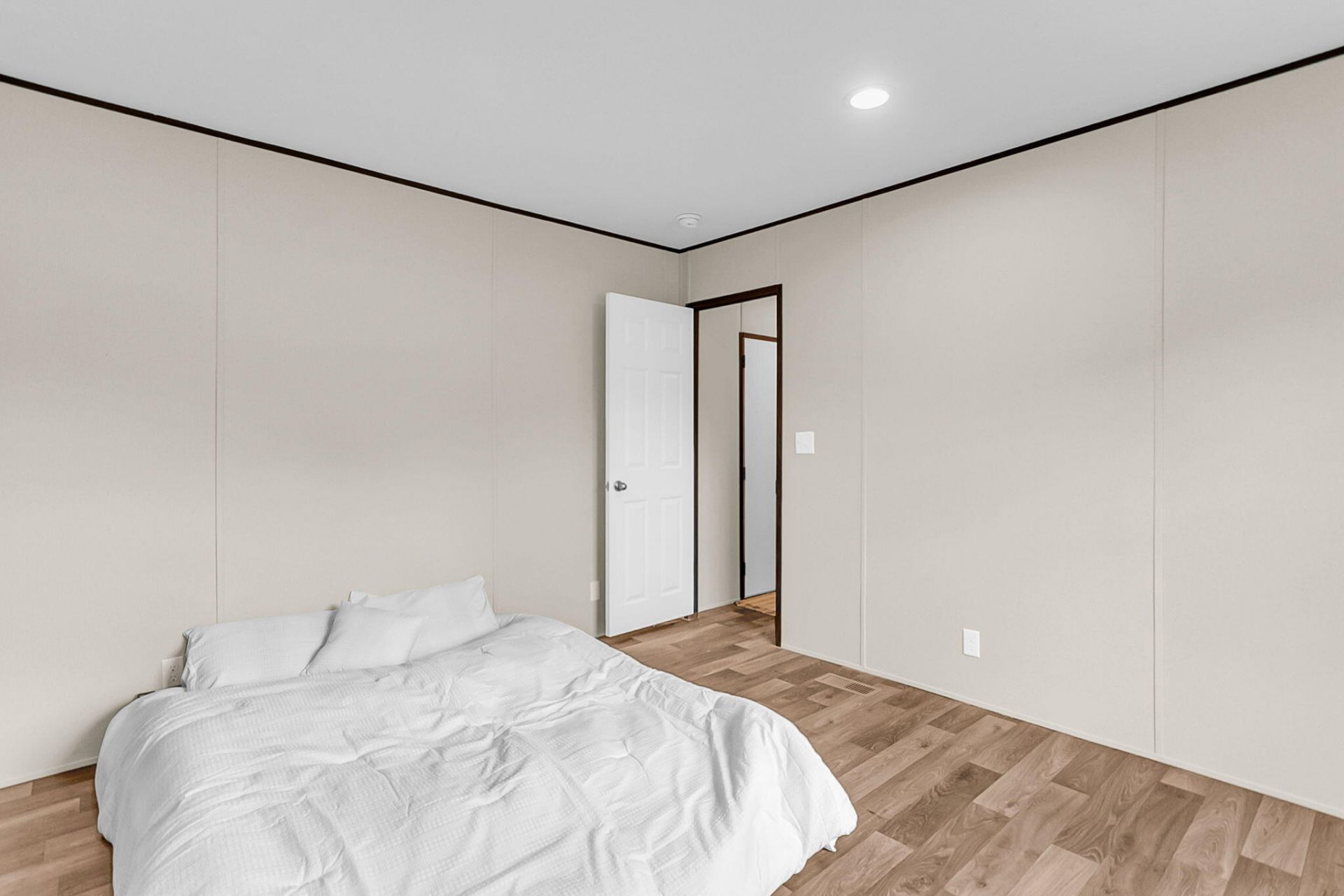 402 Marion Road Photo 25