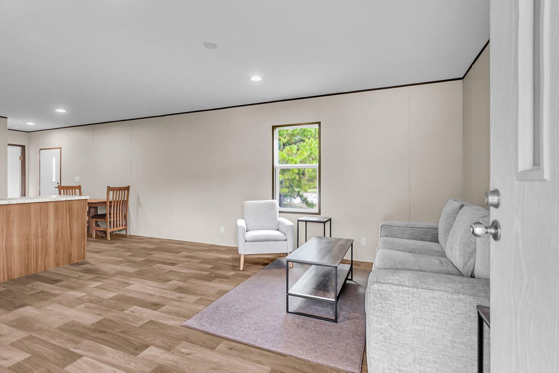 402 Marion Road Photo 5