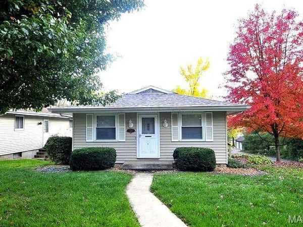 524 Phillipena Street , Edwardsville, IL 62025