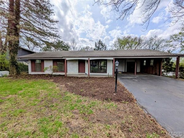 141 Meadowlark Drive , St Louis, MO 63146