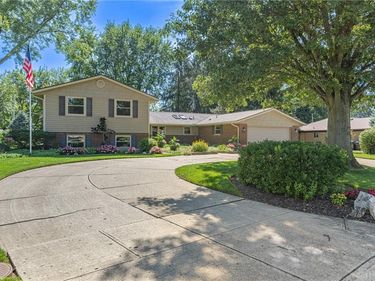 974 Hyde Park Drive, Centerville, OH 45429