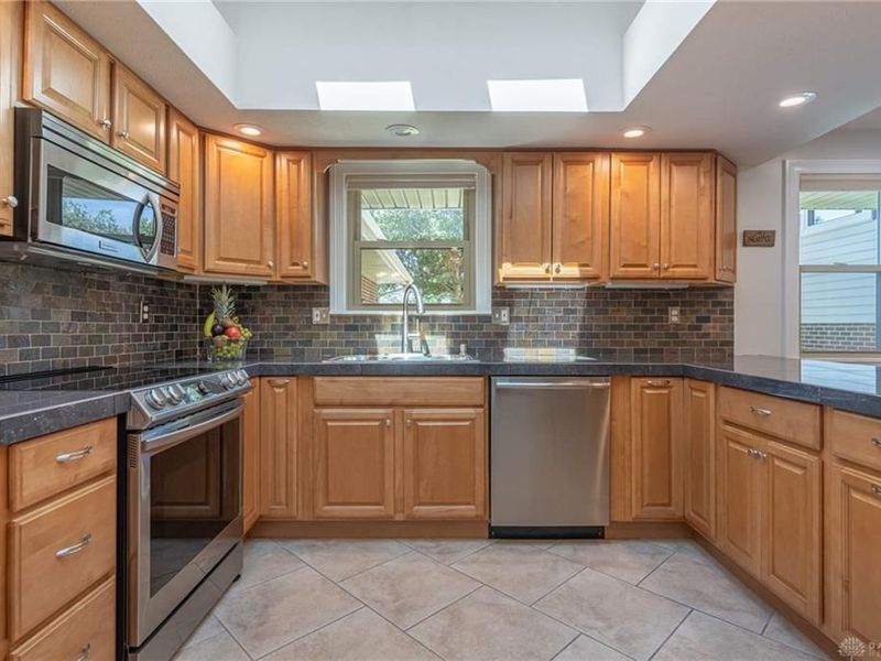 974 Hyde Park Drive, Centerville, OH 45429 Photo 10