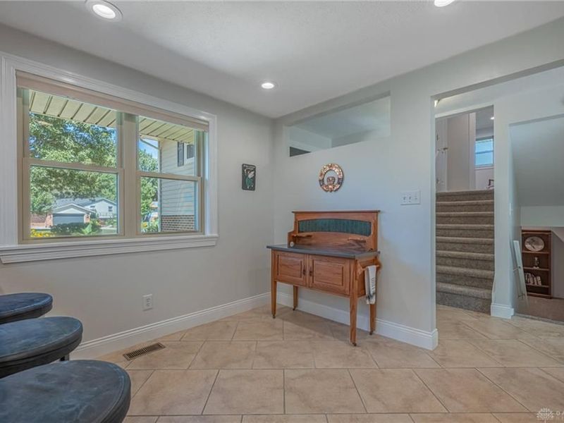 974 Hyde Park Drive, Centerville, OH 45429 Photo 9