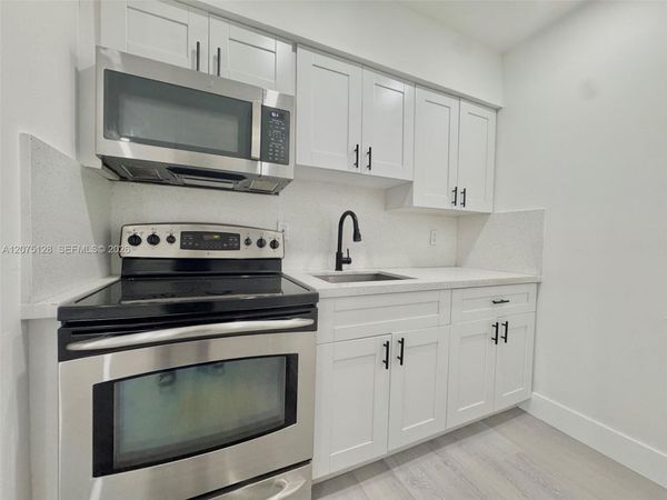 417 NW 2nd Ave , Unit 000, Hallandale Beach, FL 33009